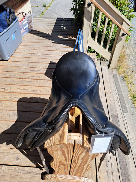 18" Schleese Ostergaard Dressage Saddle