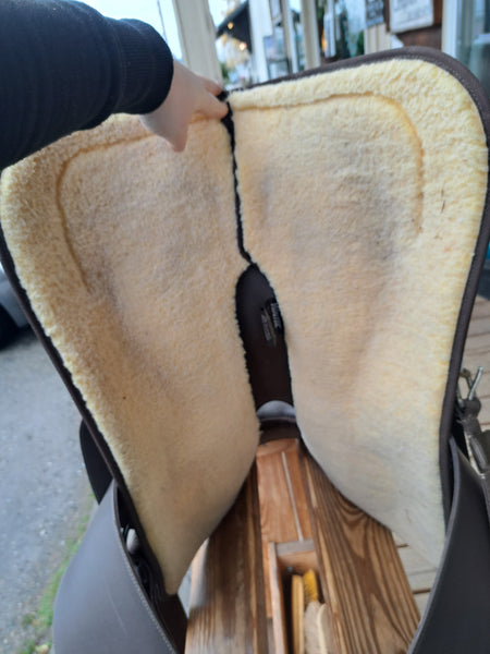 15" Wintec Synthetic Western Saddle