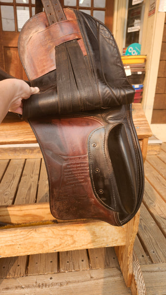 18" Jocken Hennig Dressage Saddle