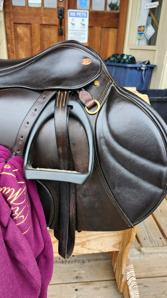 17.5" Kent & Masters Jump Saddle