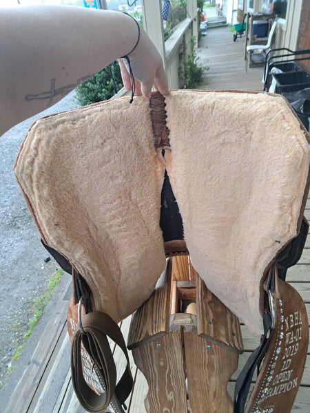 14.5" Master Trophy Barrel Saddle