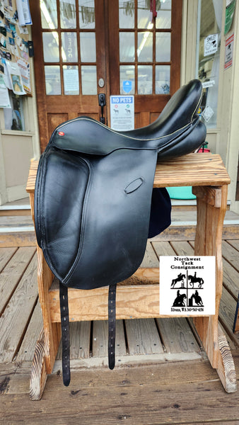 18" Hastilow Concept Dressage Saddle