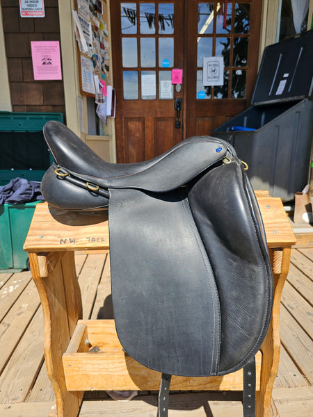 17.5" Hulsebos WB4 Dressage Saddle