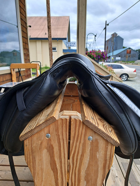 18" Takt Dressage saddle