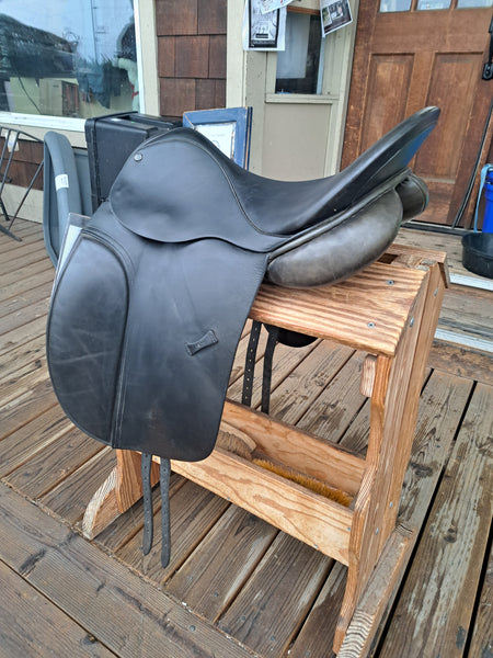 17.5" County Warmblood Dressage Saddle