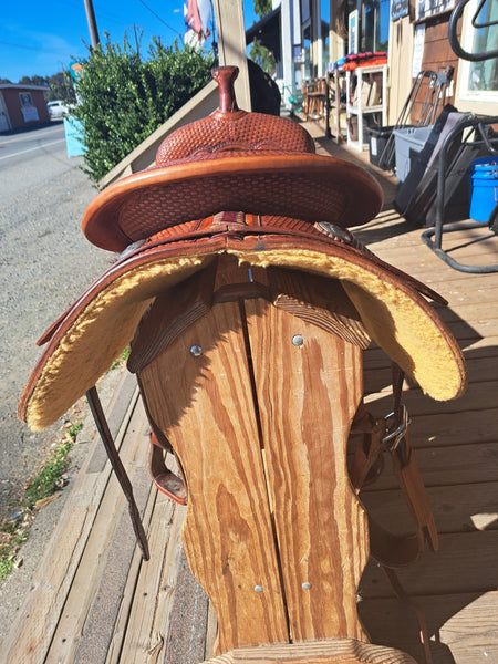 16" Cowhorse Equipment Cowhorse Saddle