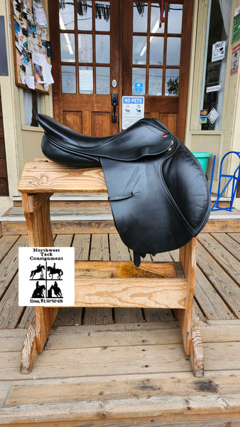 17.5" Albion Kontrol Close Contact Jump Saddle