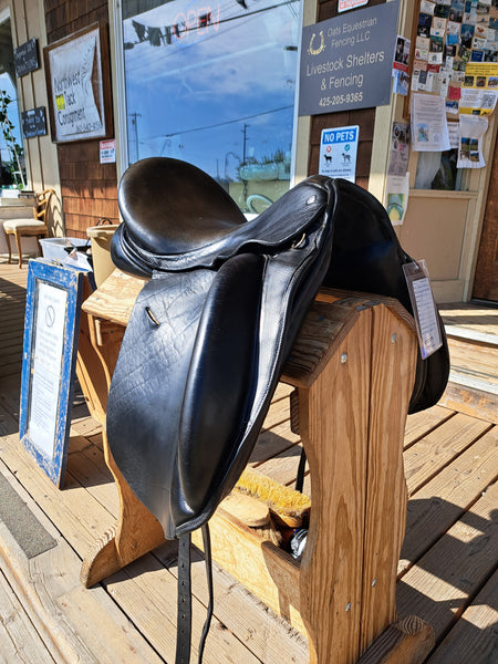 17.5" Custom Saddlery Wolfgang Solo Dressage Saddle