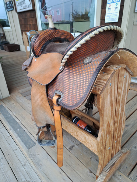 15.5" Circle Y Mercedes Barrel Saddle