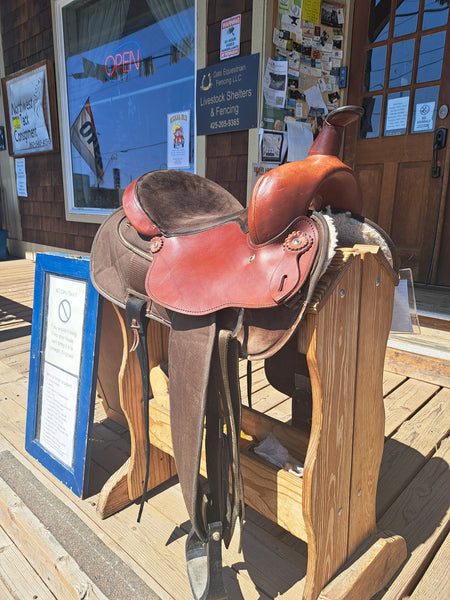 15" Fabtron Grain Out Light Weight Trail Saddle