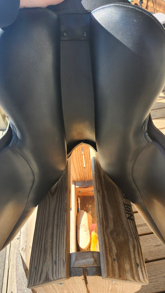 17.5" Wintec All Purpose Saddle