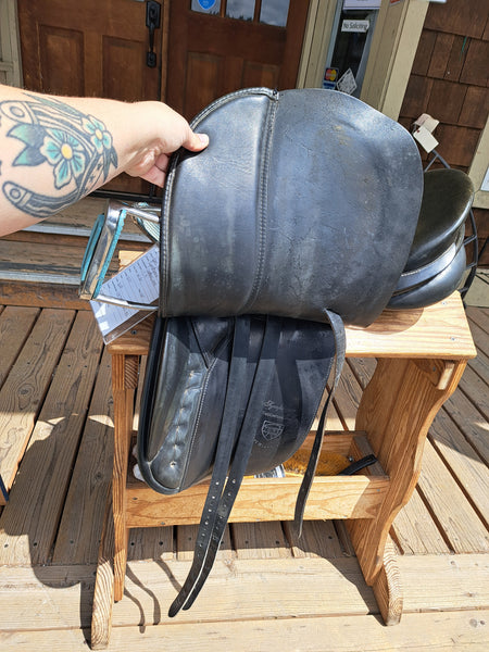 17.5" Karl Niedersuss Symphonie Dressage Saddle