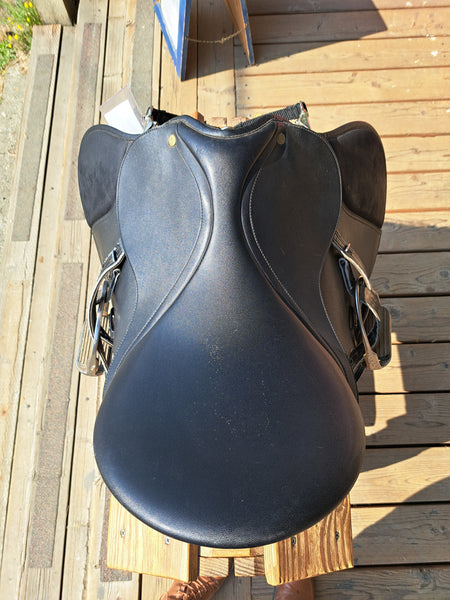 16.5" Wintec All Purpose English Saddle