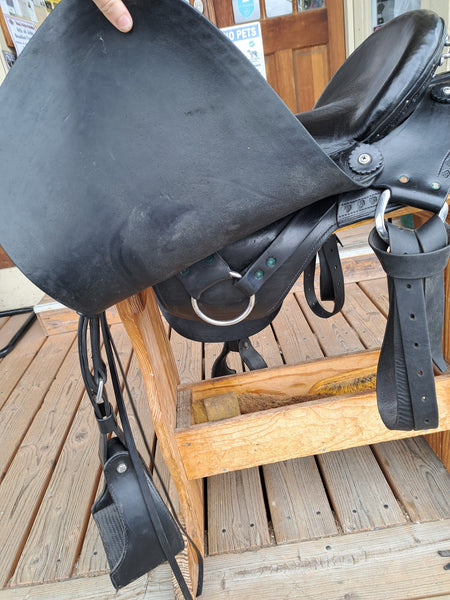 16" Imus 4Beat Endurance Saddle
