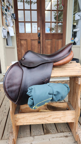 17" Devoux Socoa Jump Saddle