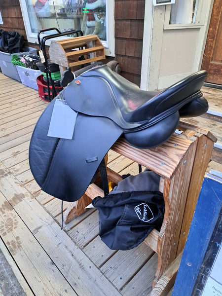 17.5 Kent and Masters Original Dressage saddle