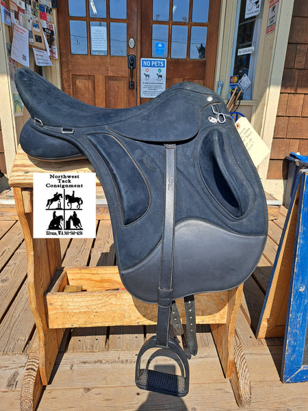 18" Wintec Pro Endurance Saddle Package