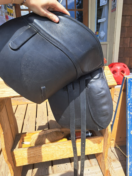 17.5" County Competitor 2000 Dressage Saddle