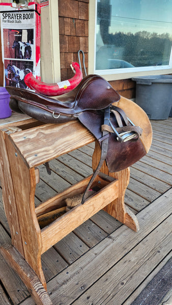 16.5" Courbette Derby Jump Saddle