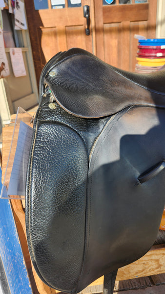 17" Ainsley pro National Dressage