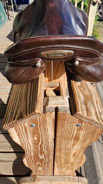 17.5" Stubben Genesis CS De Luxe Jump Saddle