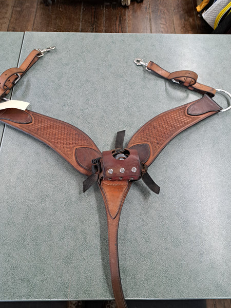 Sharp Breast Collar W/ Flashlight Attatchment