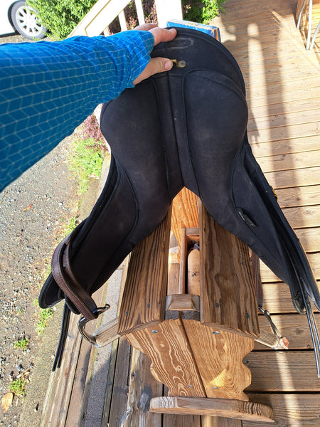 15" Wintec Synthetic All Purpose English Saddle