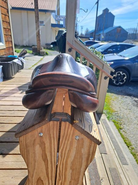 18" Voltaire Palm Beach Jumping Saddle