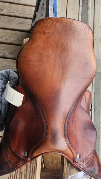 16.5" L. Bierry Jumping Saddle