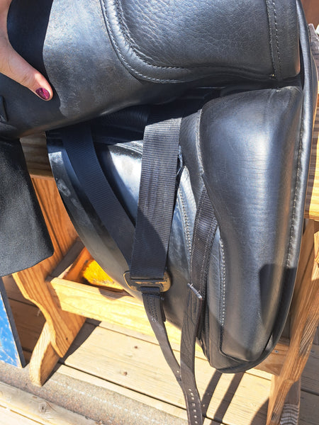 17.5" Black Country Eloquence Dressage Saddle