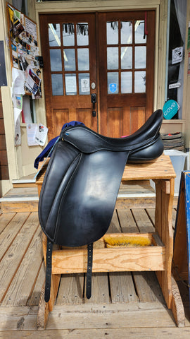 18" Hulsebos AM4 Dressage Saddle
