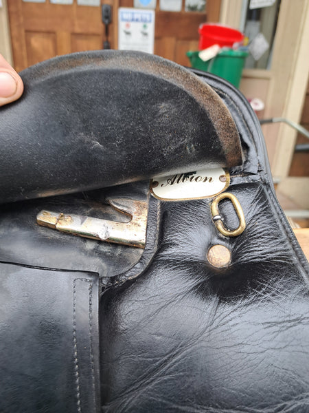 17.5" Albion Style Dressage Saddle