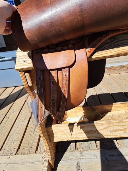 20.5" Blue Ribbon Cutback Saddleseat Saddle