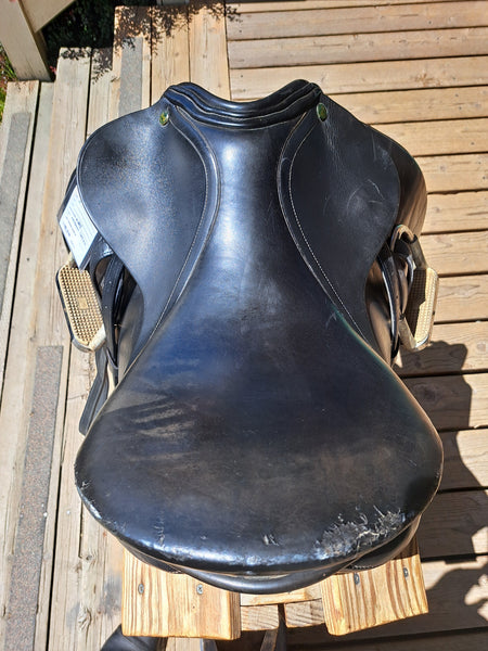 17.5" HDR Dressage Saddle