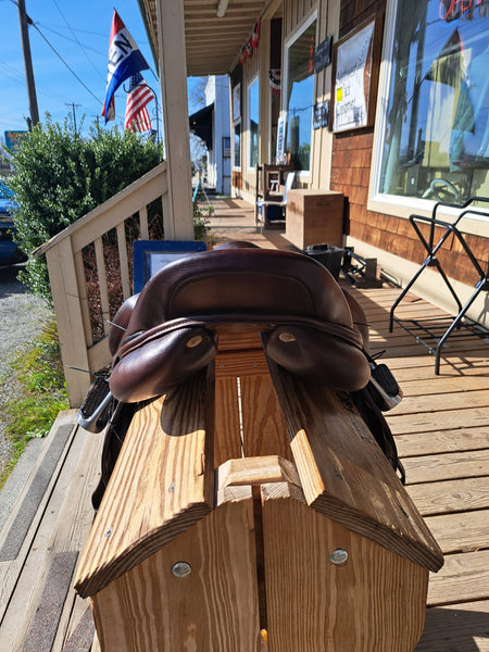 16" HDR Close Contact Jump Saddle