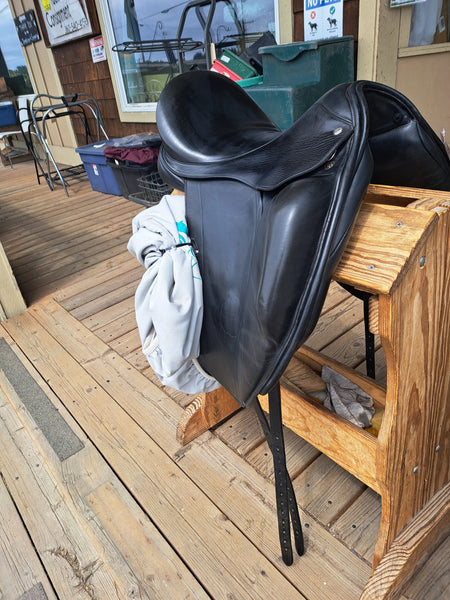 17" Loxley Bliss Classic Dressage Saddle
