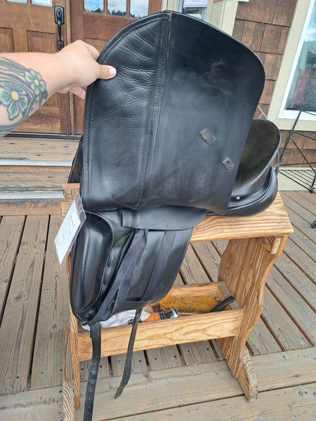 18" Albion SLK Dressage Saddle