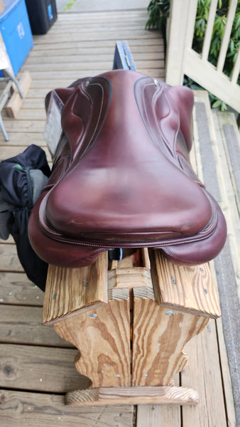 18" Devoucoux Chiberta Lab Monoflap Jump Saddle