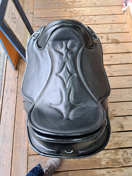 16" Black Forest Aspen Treeless Saddle