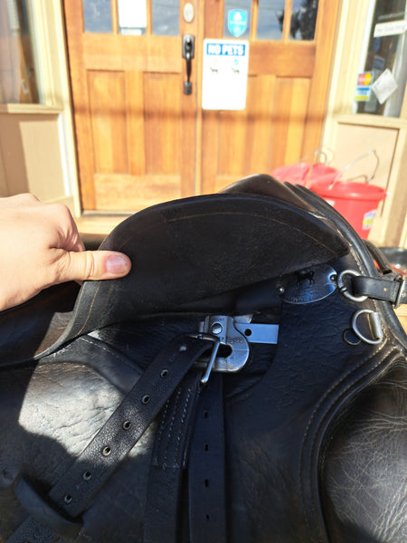 18" Arabian Saddle Co. Solstice Endurance Saddle