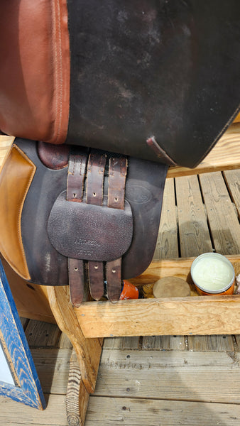 16.5" Collegiate Art All Purpose English Saddle