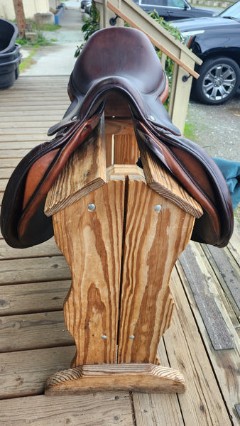 17" Devoux Socoa Jump Saddle