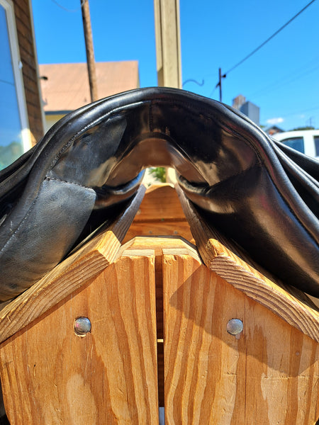 18" M. Toulouse Monoflap Dressage Saddle