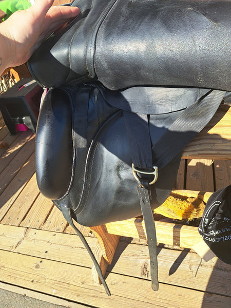 17.5" Custom Saddlery Steffen Peters Advantage dressage saddle