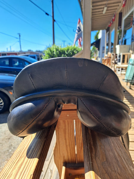 16" Tudor Saddlery Dressage Saddle