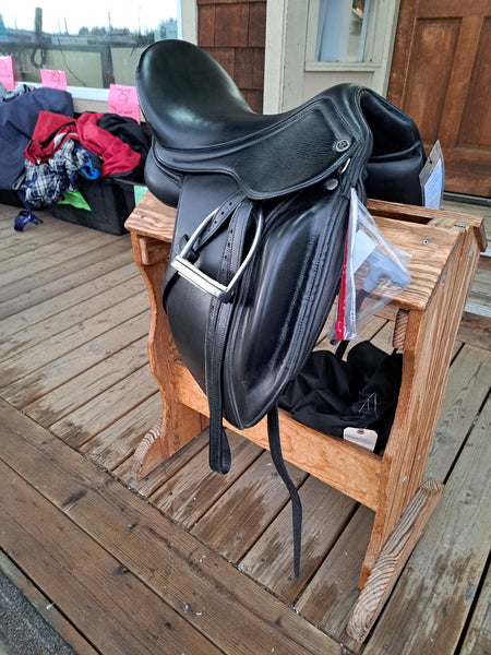 17.5" DP Saddlery Libra Dressage Saddle -Adjustable