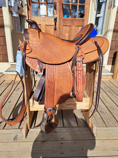 Mark Plumly custom wade tree roping saddle 16" seat