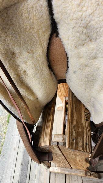 16" Synthetic Barrel Saddle