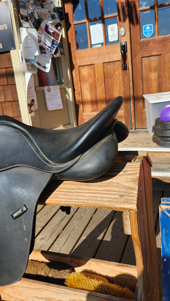16.5" Wintec All purpose English Saddle