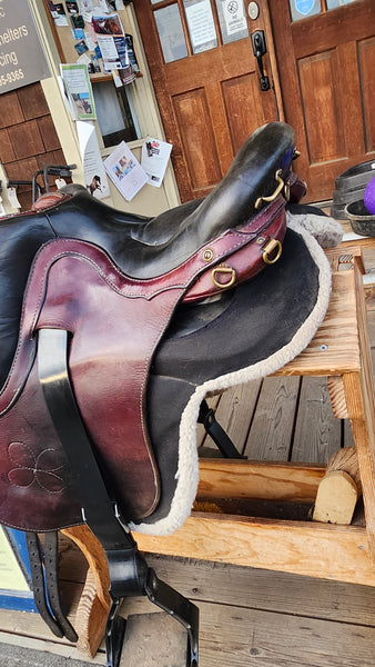 16" Ortho-Flex Endurance Saddle w/ Skito Booties